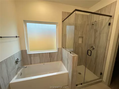 2411 Lightfoot Ln, Bryan, TX 77803 photo 9