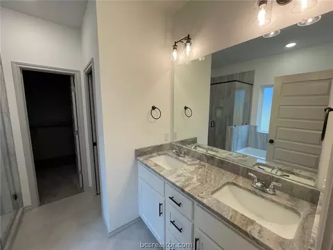 2411 Lightfoot Ln, Bryan, TX 77803 photo 8