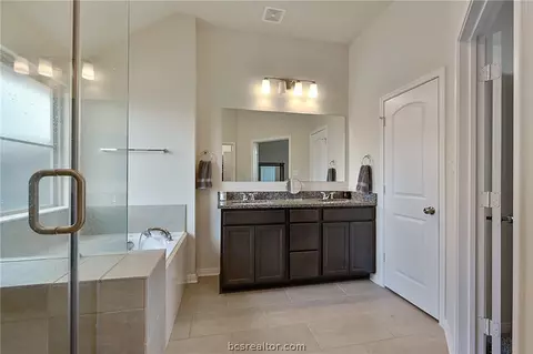 2014 Viva Rd, Bryan, TX 77807 photo 12