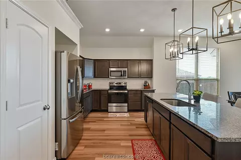 2014 Viva Rd, Bryan, TX 77807 photo 4