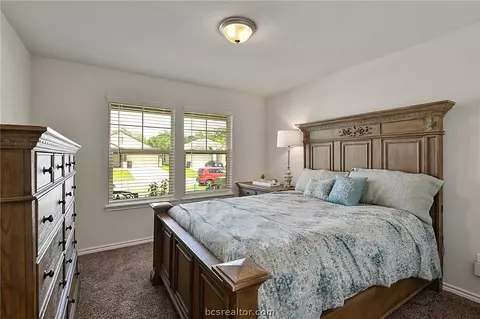 1933 Cartwright St, Bryan, TX 77807 photo 8
