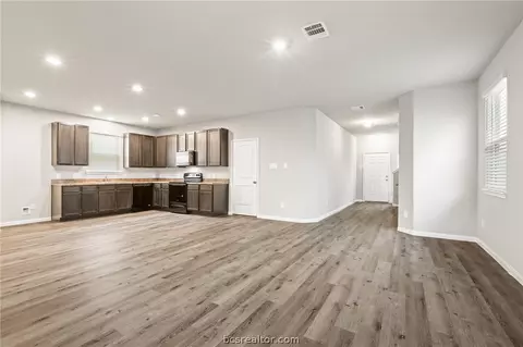 970 Harper Ln, Bryan, TX 77803 photo 9