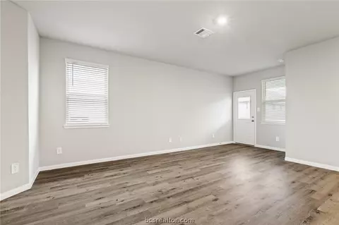 970 Harper Ln, Bryan, TX 77803 photo 6