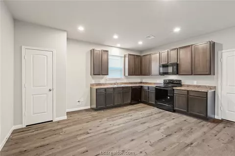 970 Harper Ln, Bryan, TX 77803 photo 11