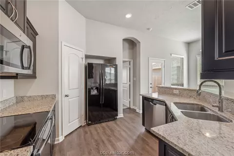 2012 Shimla Dr, Bryan, TX 77807 photo 10