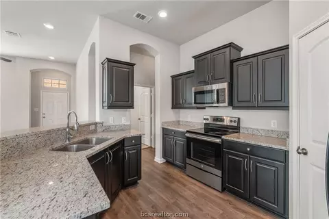 2012 Shimla Dr, Bryan, TX 77807 photo 9