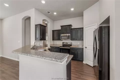 2012 Shimla Dr, Bryan, TX 77807 photo 8