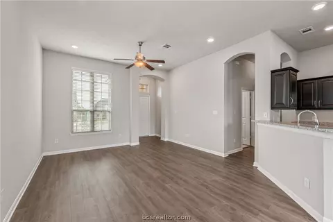 2012 Shimla Dr, Bryan, TX 77807 photo 6
