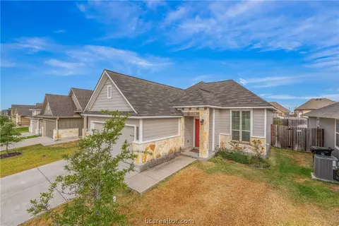 2012 Shimla Dr, Bryan, TX 77807 photo 2