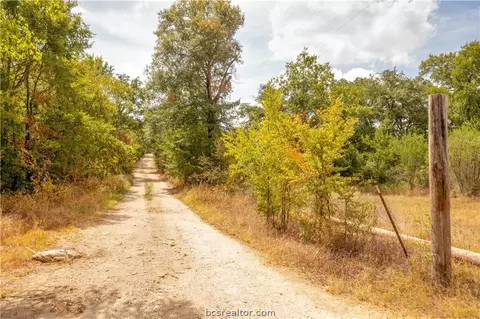 7960 Grassbur Rd, Bryan, TX 77808 photo 3