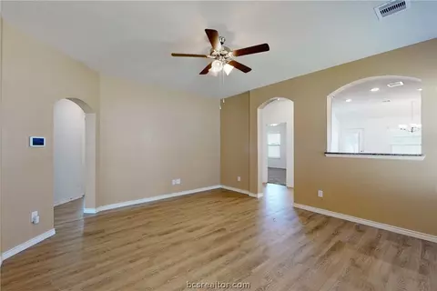 1919 Cartwright St, Bryan, TX 77807 photo 2