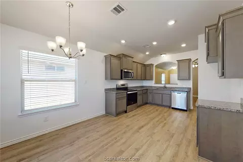 1919 Cartwright St, Bryan, TX 77807 photo 5