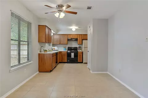 2123 Pantera Dr, Bryan, TX 77807 photo 5