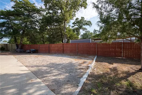 3907 Lakeside Dr, Bryan, TX 77807 photo 27