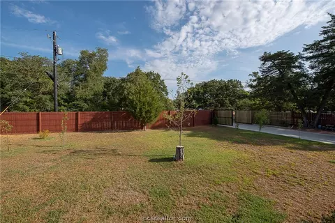 3907 Lakeside Dr, Bryan, TX 77807 photo 25