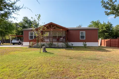 3907 Lakeside Dr, Bryan, TX 77807 photo 5