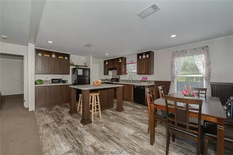 3907 Lakeside Dr, Bryan, TX 77807 photo 16