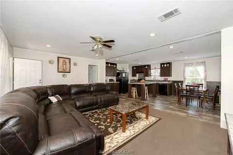 3907 Lakeside Dr, Bryan, TX 77807 photo 14