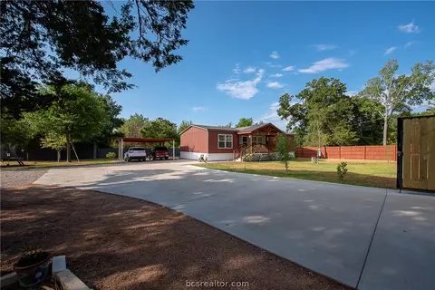3907 Lakeside Dr, Bryan, TX 77807 photo 6