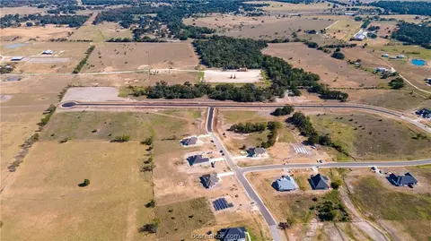 7472 Garrison Creek Dr, Bryan, TX 77808 photo 2