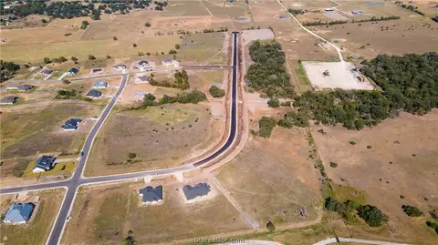 7472 Garrison Creek Dr, Bryan, TX 77808 photo 9