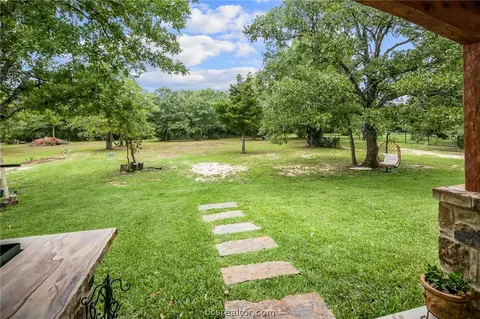 8921 Green Br, Bryan, TX 77808 photo 32