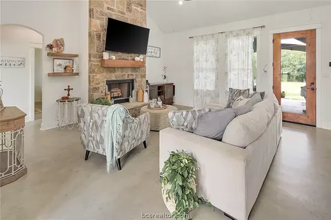 8921 Green Br, Bryan, TX 77808 photo 6