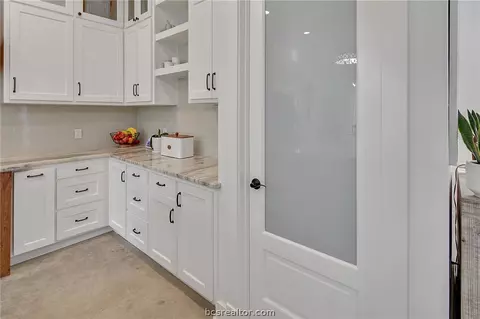 8921 Green Br, Bryan, TX 77808 photo 11