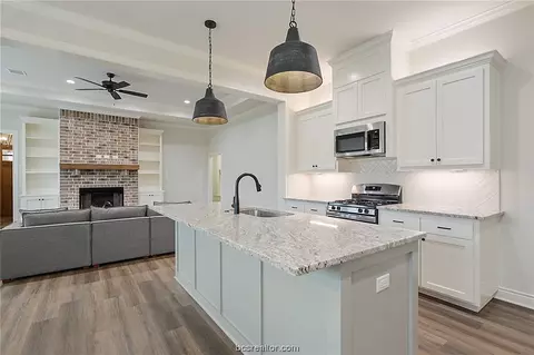 2913 Goldberg Dr, Bryan, TX 77808 photo 9
