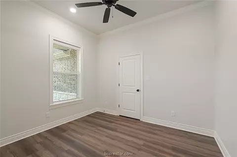 2913 Goldberg Dr, Bryan, TX 77808 photo 3
