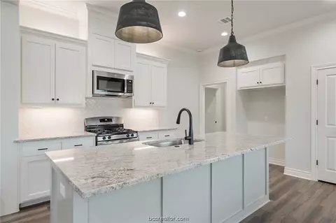 2913 Goldberg Dr, Bryan, TX 77808 photo 7