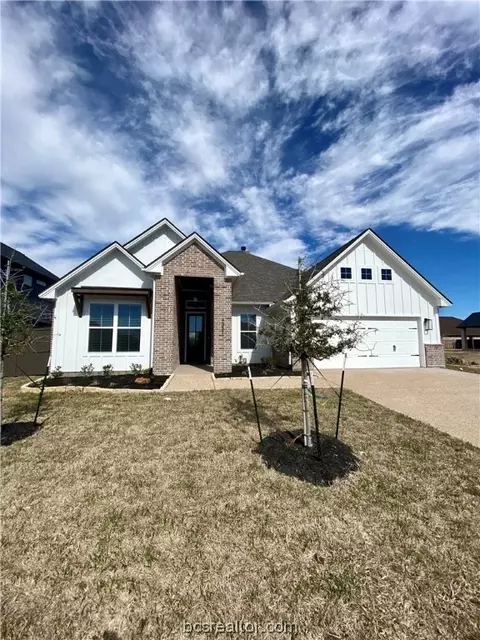 4351 Fox River Ln, Bryan, TX 77802