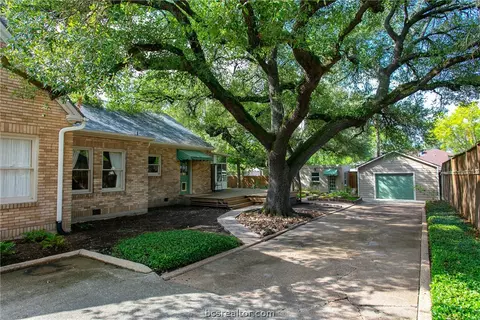 703 E 32nd St, Bryan, TX 77803 photo 5