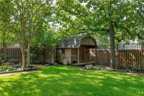 703 E 32nd St, Bryan, TX 77803 photo 38