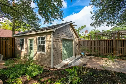 703 E 32nd St, Bryan, TX 77803 photo 44