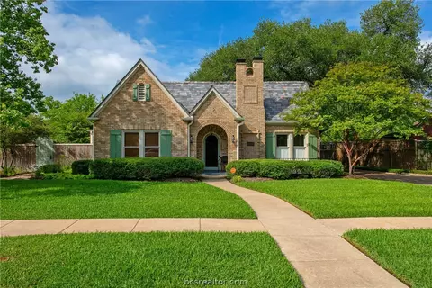 703 E 32nd St, Bryan, TX 77803 photo 1