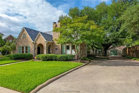 703 E 32nd St, Bryan, TX 77803 photo 4