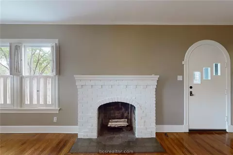 703 E 32nd St, Bryan, TX 77803 photo 9
