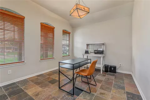 1717 Summerwood Loop, Bryan, TX 77807 photo 5