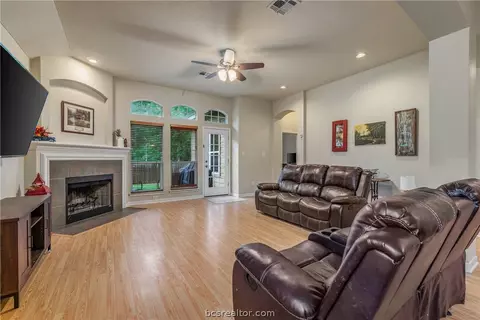1717 Summerwood Loop, Bryan, TX 77807 photo 7