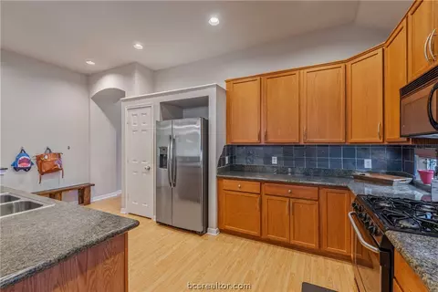 1717 Summerwood Loop, Bryan, TX 77807 photo 10