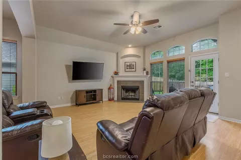 1717 Summerwood Loop, Bryan, TX 77807 photo 8