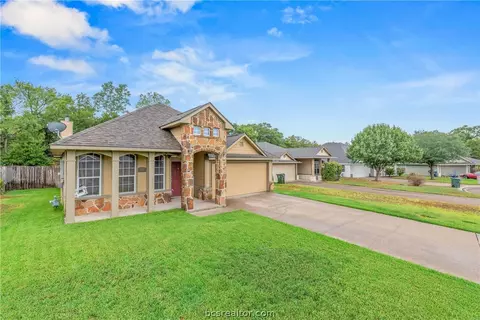 1717 Summerwood Loop, Bryan, TX 77807 photo 1