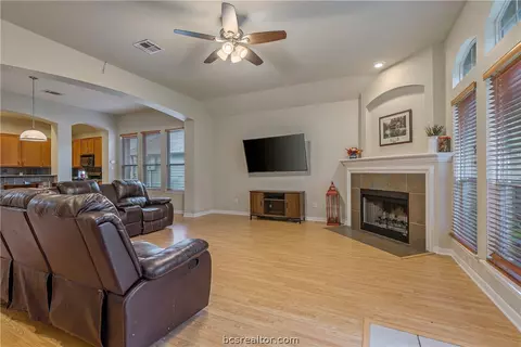 1717 Summerwood Loop, Bryan, TX 77807 photo 6