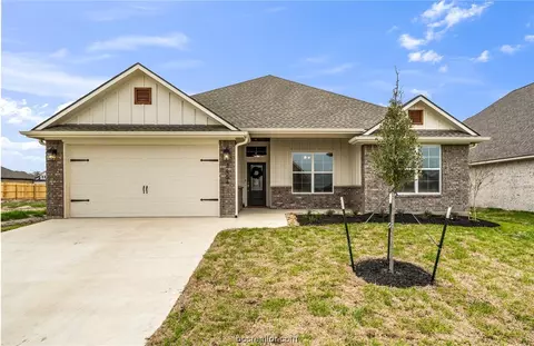 2904 Spector Dr, Bryan, TX 77808