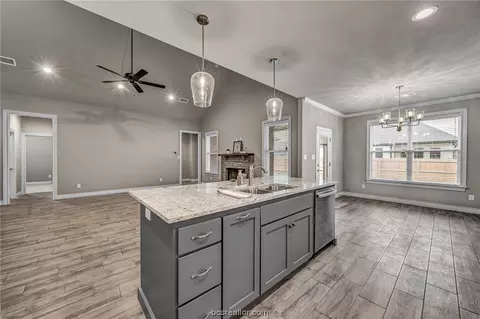 2904 Spector Dr, Bryan, TX 77808 photo 4