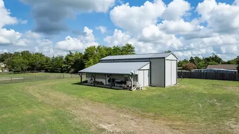 5757 Easterling Dr, Bryan, TX 77808 photo 37