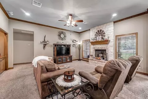 5757 Easterling Dr, Bryan, TX 77808 photo 7