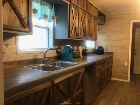 2101 Stevens Dr, Bryan, TX 77803 photo 7