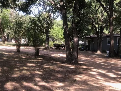 2101 Stevens Dr, Bryan, TX 77803 photo 2